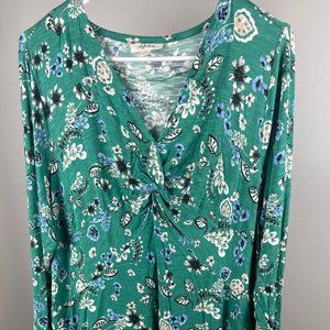 Green Color with Floral Long sleeve V neck fitted bust Plus Size 1X